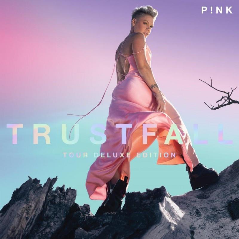 Kniha: Pink: Trustfall / Tour Deluxe Edition - PINK