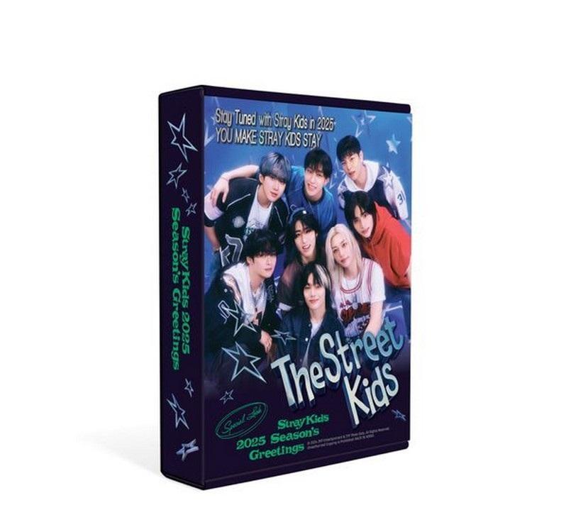 Kniha: Stray Kids =Calendar=:  2025 Season´S Greeting. Diary Poster(S) Photo Card(S) Sticker(S) Keychain Ph - Stray Kids =Calendar=